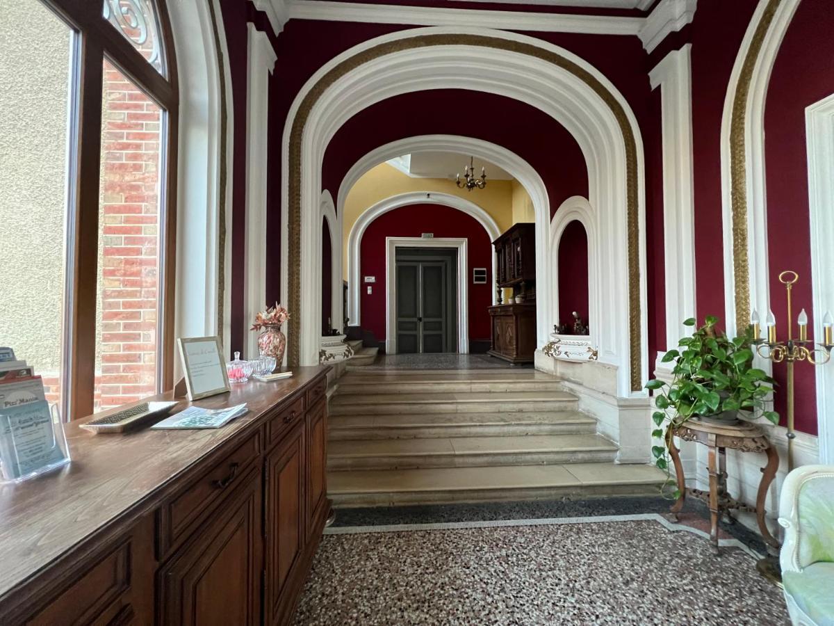 Chateau De Crenille Chaumes-en-Brie Екстер'єр фото